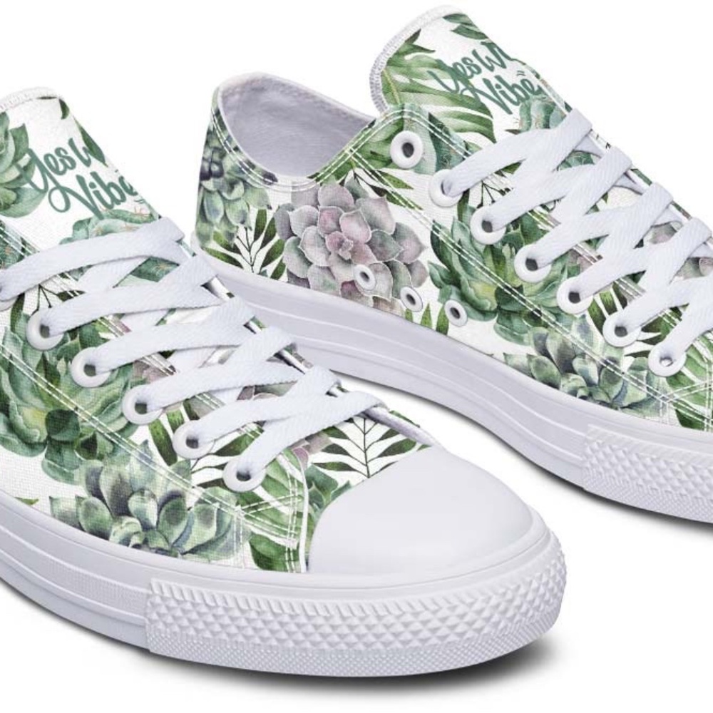 "Yes We Vibe" Women's Low Top Shoes - Size 6M - New